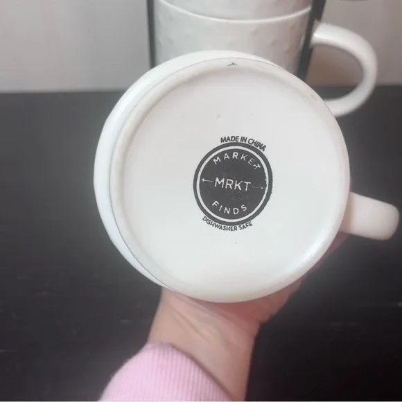 Market Finds White Hobnail Stacking Mugs Set of 4 with Black Metal Storage Stand - Picture 9 of 10